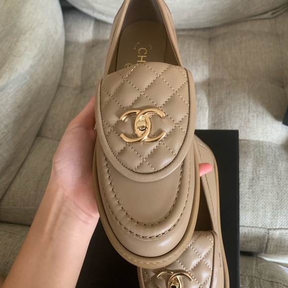 Chanel Loafers 22P BegieQuilted Flap Turn Lock GoldCCLogoSlipOnMule Flat Loafer - Picture 9 of 9